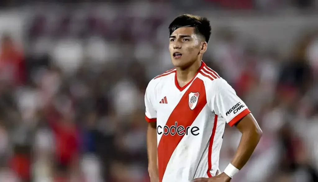 كوره الأن |موهبة أرجنتينية تشتعل في رادار ليفربول: يان سوبيابري هدف تعزيز الخط الأمامي