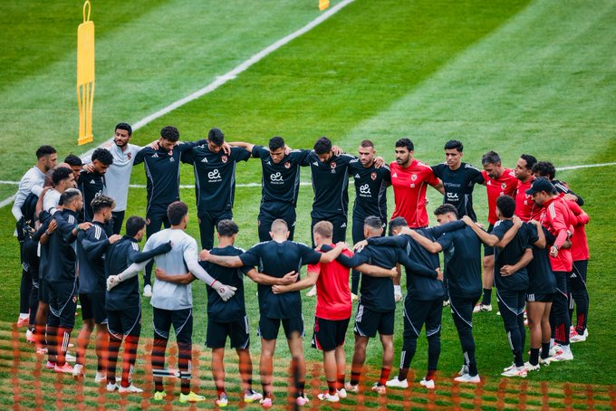 كوره الأن |تفاصيل جلسة سيد عبد الحفيظ “المفاجئة” مع نجوم الأهلي في أبوظبي