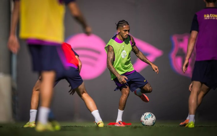 كوره الأن |رافينيا ينهي المرحلة التأهيلية ويامال يواصل العلاج وسط تركيز فليك