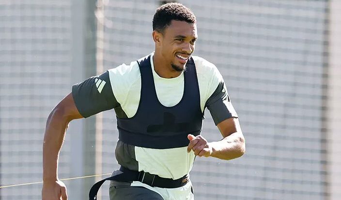 كوره الأن |العودة إلى آنفيلد: ألكسندر أرنولد يواجه حقيقة اللحظة والتحدي الأكبر في مسيرته الكروية