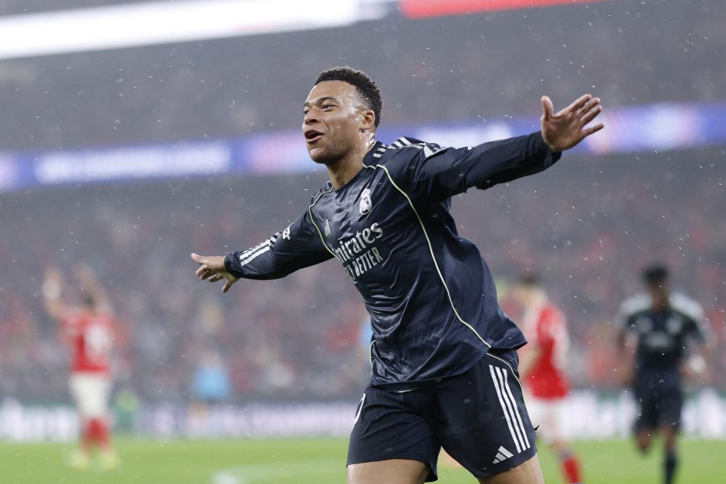 كوره الأن |بطله مبابي.. تغيير وحيد في تشكيل ريال مدريد أمام بنفيكا