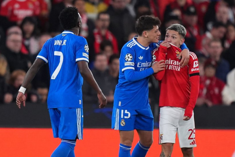 كوره الأن |سبب توقف مباراة ريال مدريد وبنفيكا