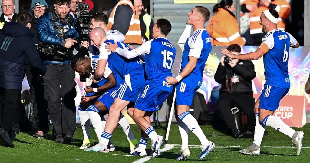 كوره الأن |قناة Macclesfield vs Brentford التلفزيونية، البث المباشر ووقت البداية | كرة القدم | رياضة